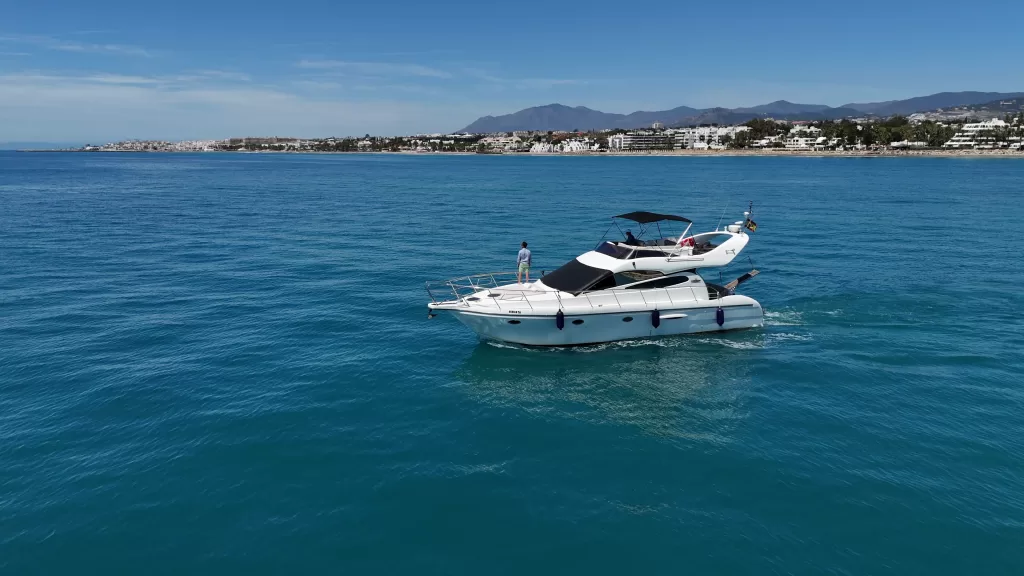 Yachting Marbella Iris (Doqueve Majestic 450)